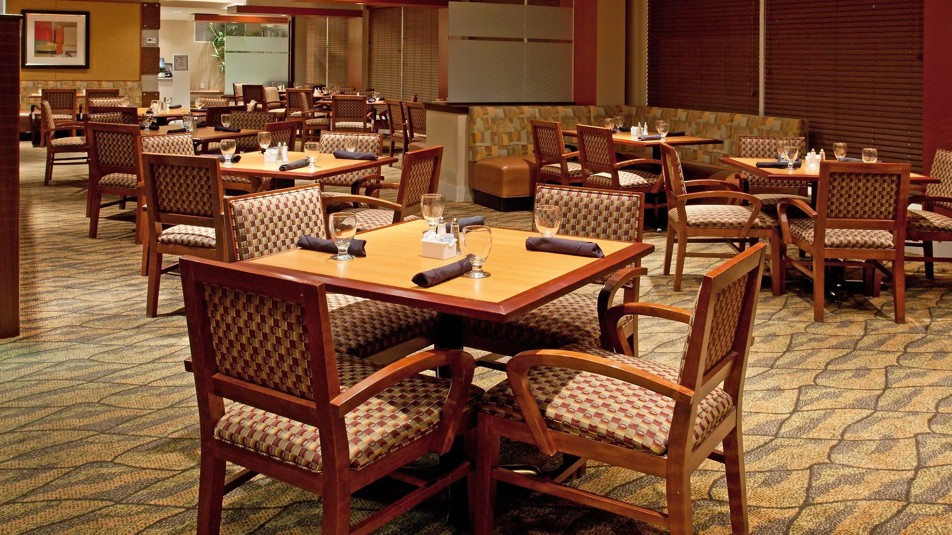 Holiday Inn Columbus Dwtn-Capitol Square By Ihg 3*,